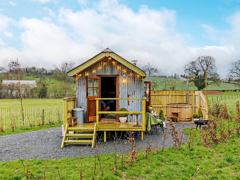 Bespoke Cabin, Ashperton