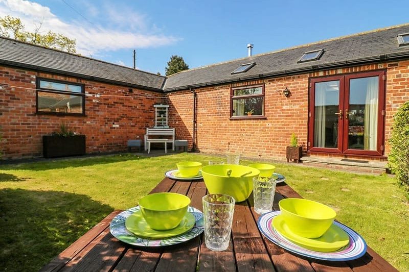 1 Pines Farm Cottages, Ulleskelf