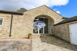 2 Barn Cottages, Norwood Green