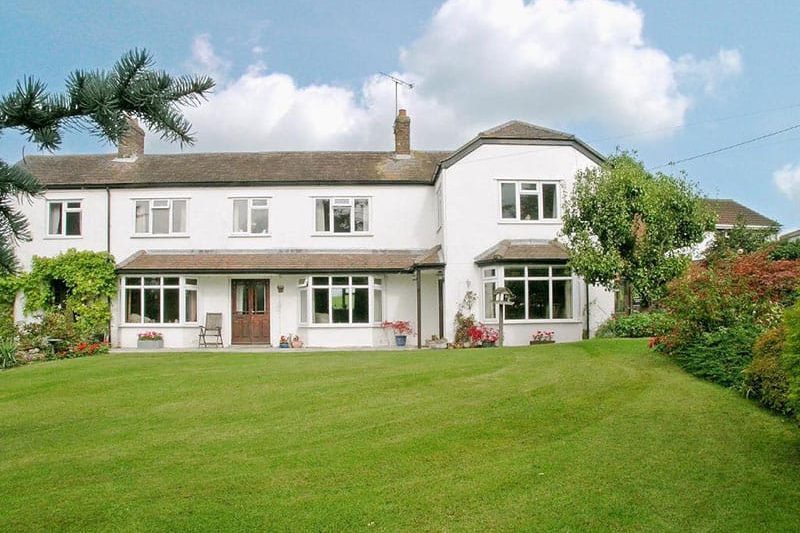 Abbotts Ball Farm Cottage, Potterne