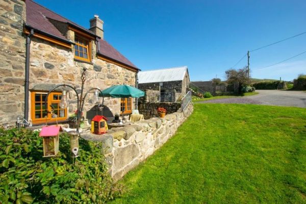 Barn Conversion, Rhiw