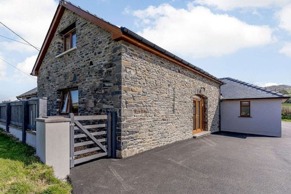 Barn Conversion, Cellan