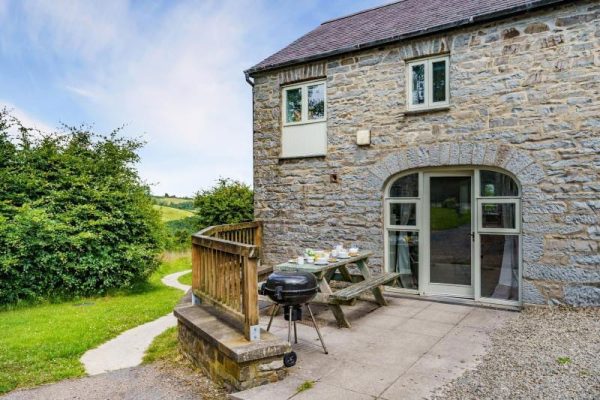 Barn Conversion 2, Dihewyd