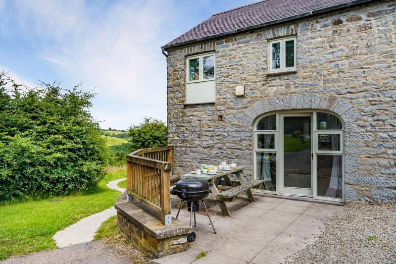 Barn Conversion 2, Dihewyd