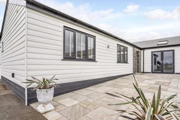 Barn Conversion 2, Mydroilyn