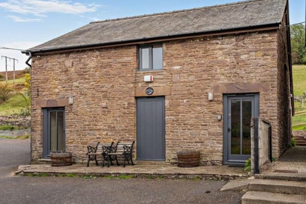 Barn Conversion 2, Cwmdu