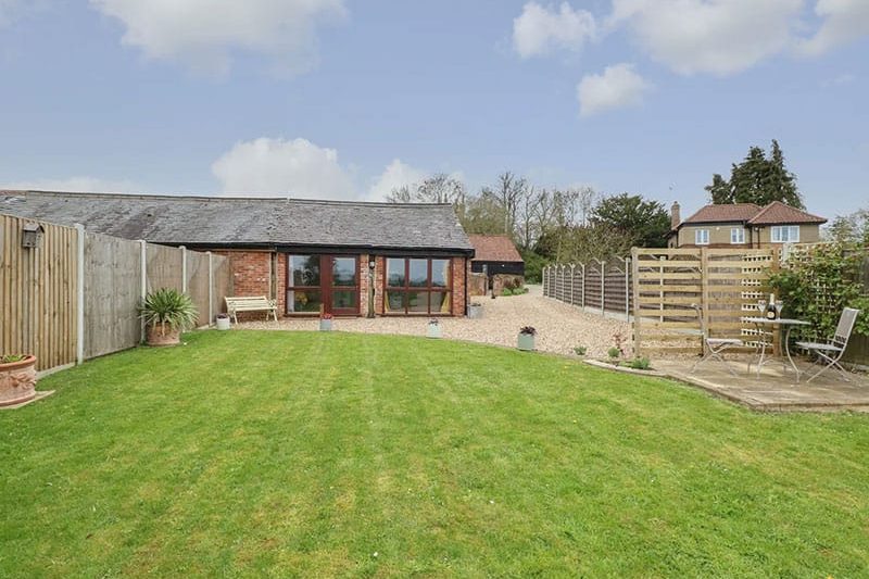 Bee Happy Barn, Beighton