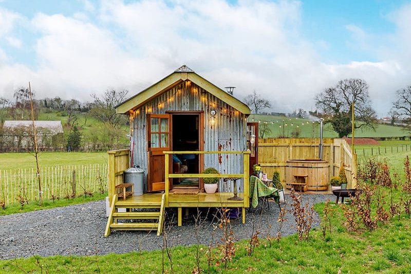 Bespoke Cabin, Ashperton