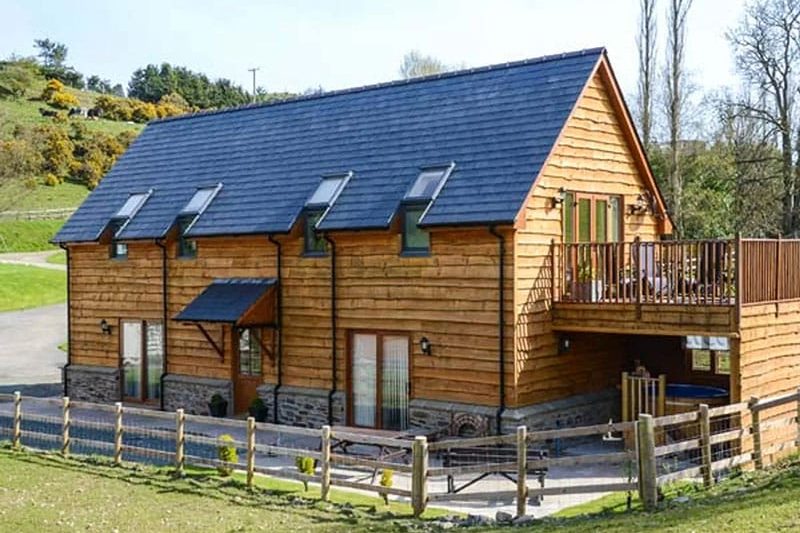 Brynhir Farm, Howey