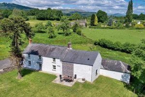 Buzzard Farmhouse, Llanover