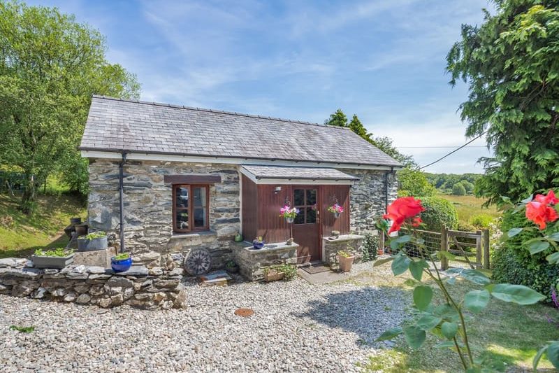 Bwythyn Y Wennol, Nantmor