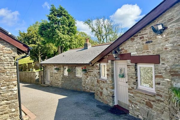 Caner Bach Lodge, Blackmill