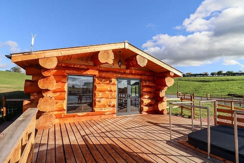 Cedar Cabin, Clifton Upon Teme