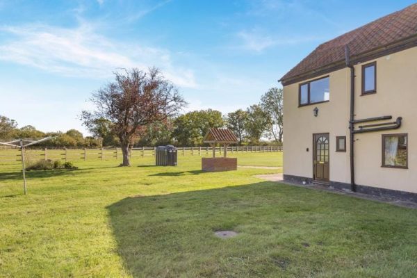 Chestnut Cottage, Hainford
