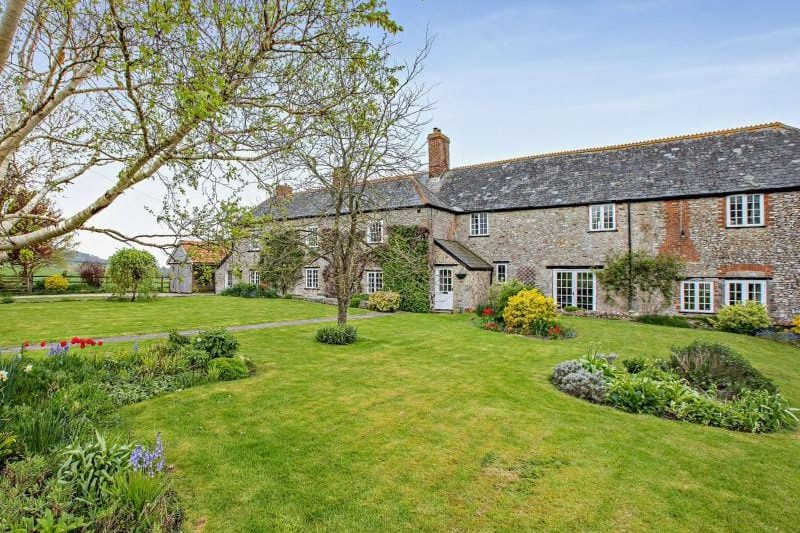 Chestnut Longhouse, Musbury