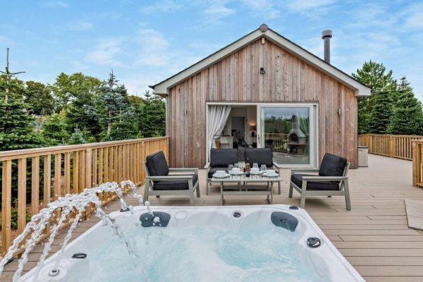 Contemporary Lodge 2, Marldon