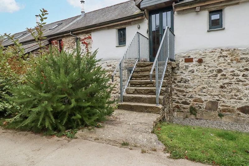 Coombe Barn, Cusgarne