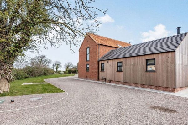 Copper House, Willoughby