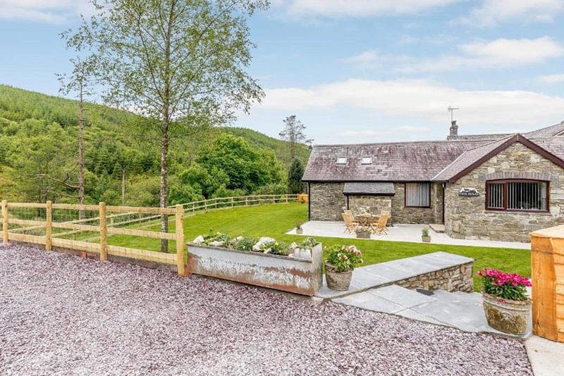 Cwm Dulas Cottage, Llandewi Brefi