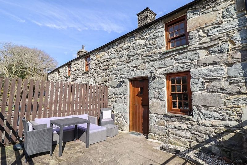Cwm Yr Afon Cottage, Llanbedr