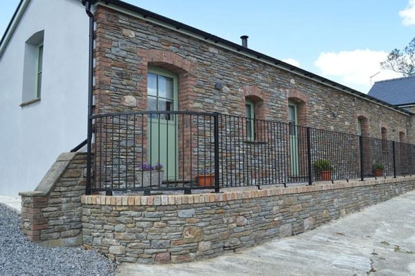 Cwrt y Wennol, Salem