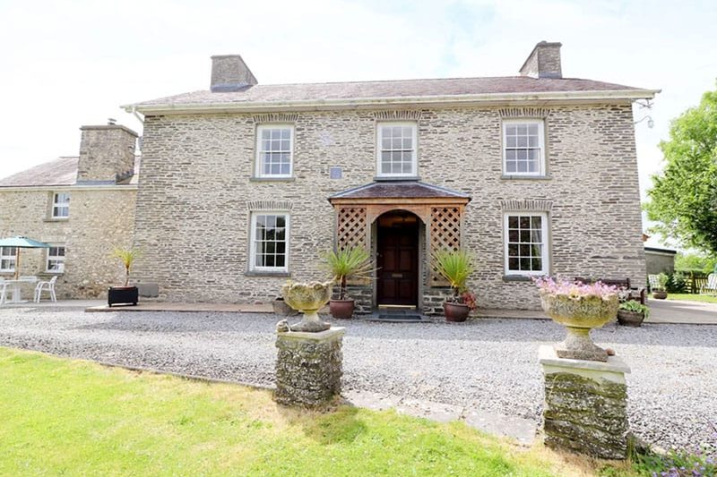 Dolau Farmhouse, Lampeter