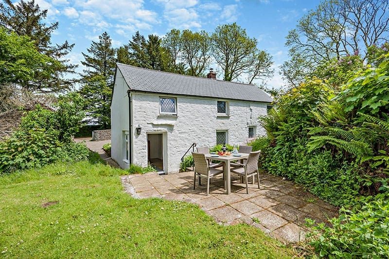 Farm Cottage 2, Advent