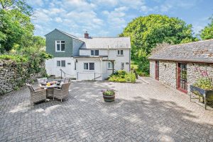 Farm Cottage 3, Advent