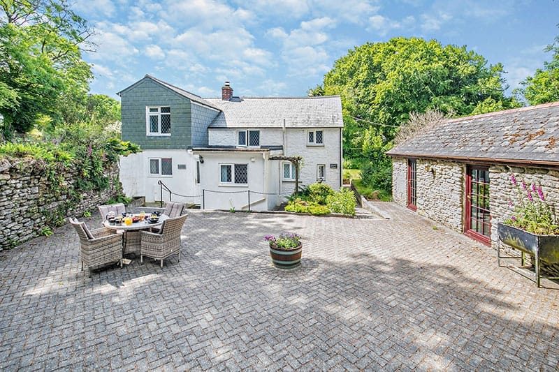 Farm Cottage 3, Advent