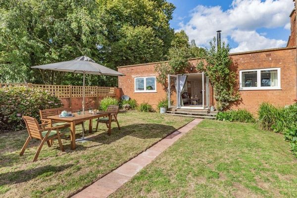 Farm Cottage, Salwayash