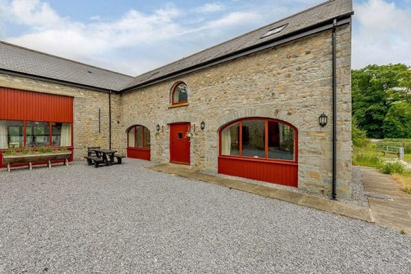Former Stables 2, Cynghordy