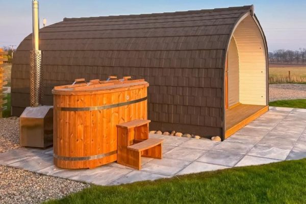 Glamping Pod 1, Memus