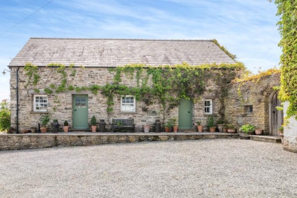 Goldfinch Cottage, Llandefaelog Fach