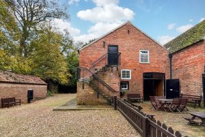 Granary - Brackenborough Hall Coach House, Louth