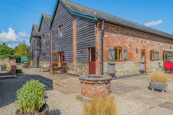 Granary - The Victorian Barn, Blandford Forum