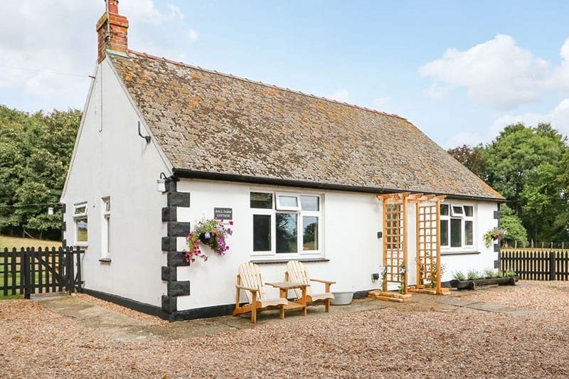 Hall Farm Cottage, North Reston