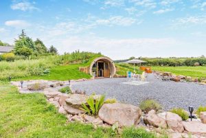 Hare's Burrow, Trallong