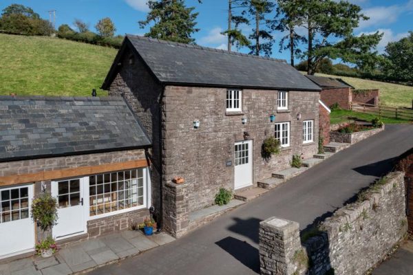 Hawthorn Cottage, Llansantffraed