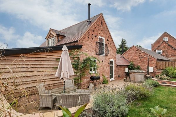 Hay Bale Cottage, Holt Heath