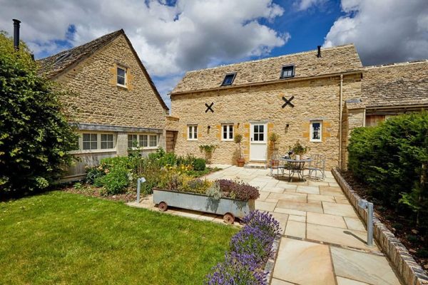 Haymaker Barn, Ampney Crucis