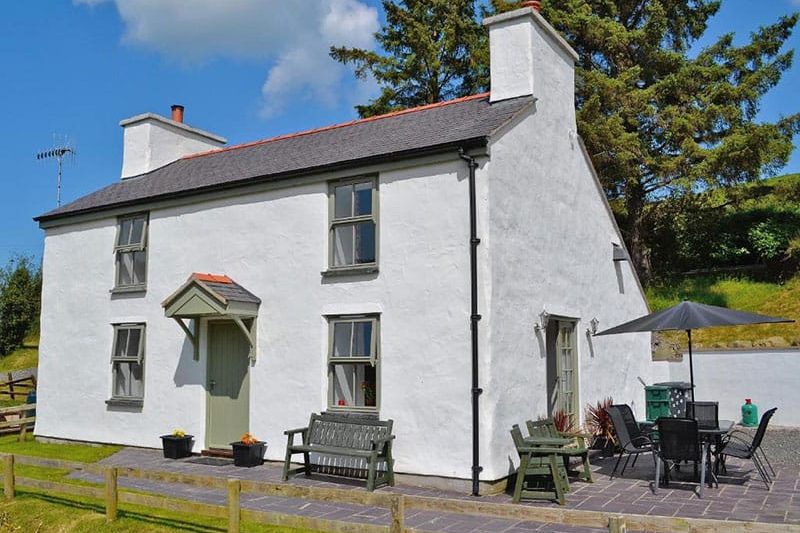 Hen Dy, Eglwysbach