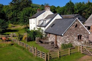 Hill Farm Cottage, Cantref