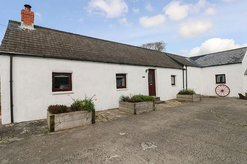 Hill Top Farm Cottage, Martletwy