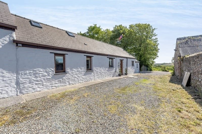 Hunters Lodge - Mellaston Farm, Hundleton