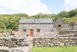 Isallt, Llanfair