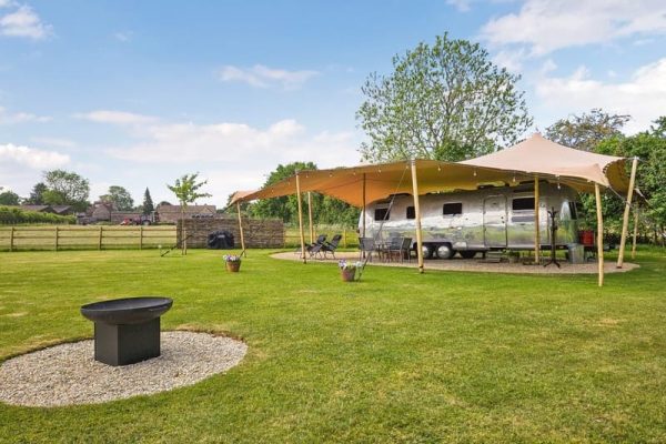 Lanes End Farm Airstream, Gastard