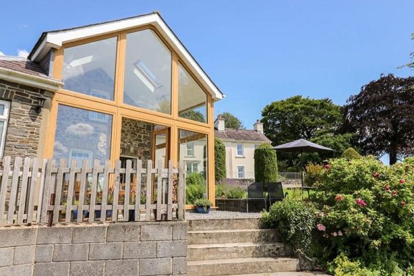 Llety'r Wennol, Ffarmers