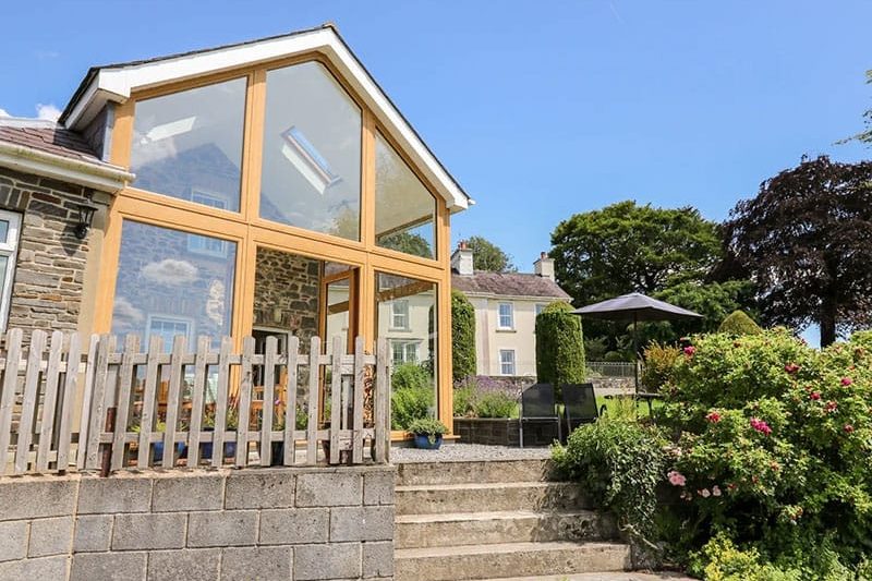 Llety'r Wennol, Ffarmers