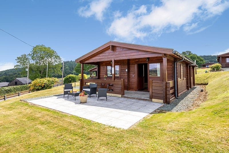 Log Cabin 2, Caersws