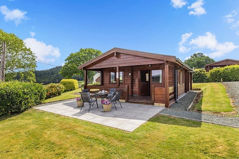 Log Cabin 3, Caersws